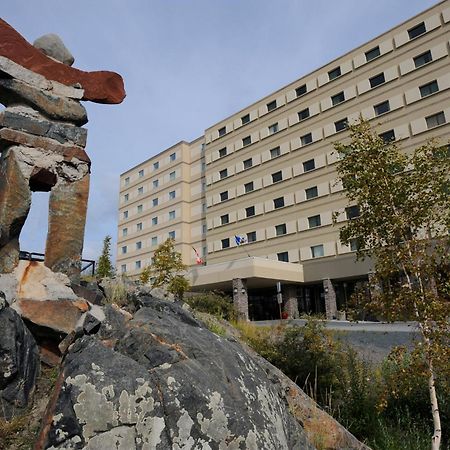 The Explorer Hotel Yellowknife Esterno foto