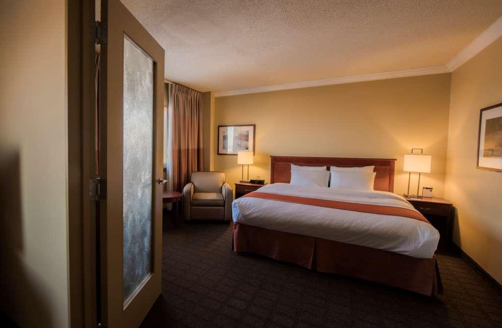 The Explorer Hotel Yellowknife Camera foto