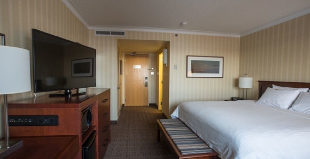 The Explorer Hotel Yellowknife Esterno foto