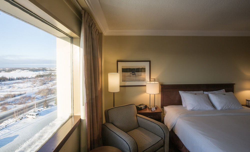 The Explorer Hotel Yellowknife Esterno foto