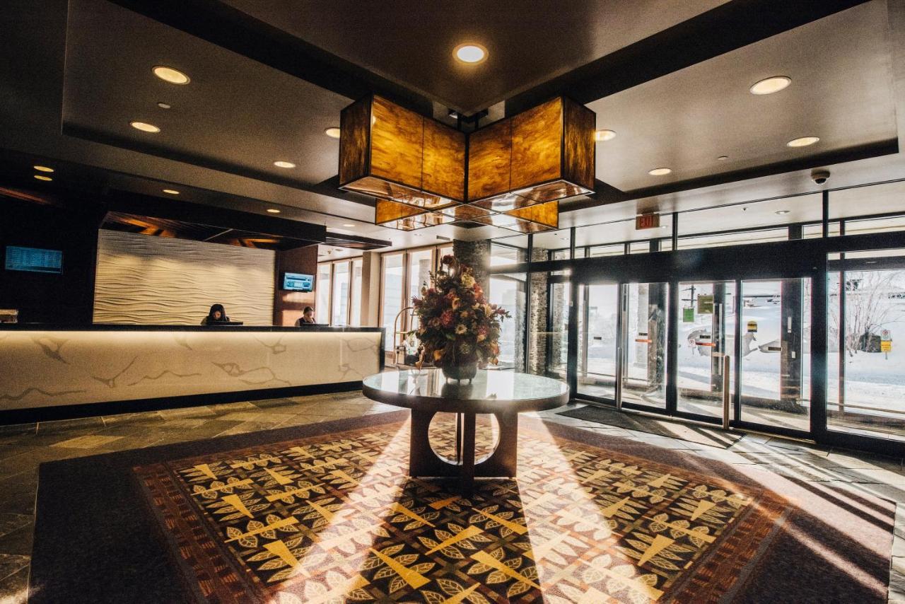 The Explorer Hotel Yellowknife Esterno foto