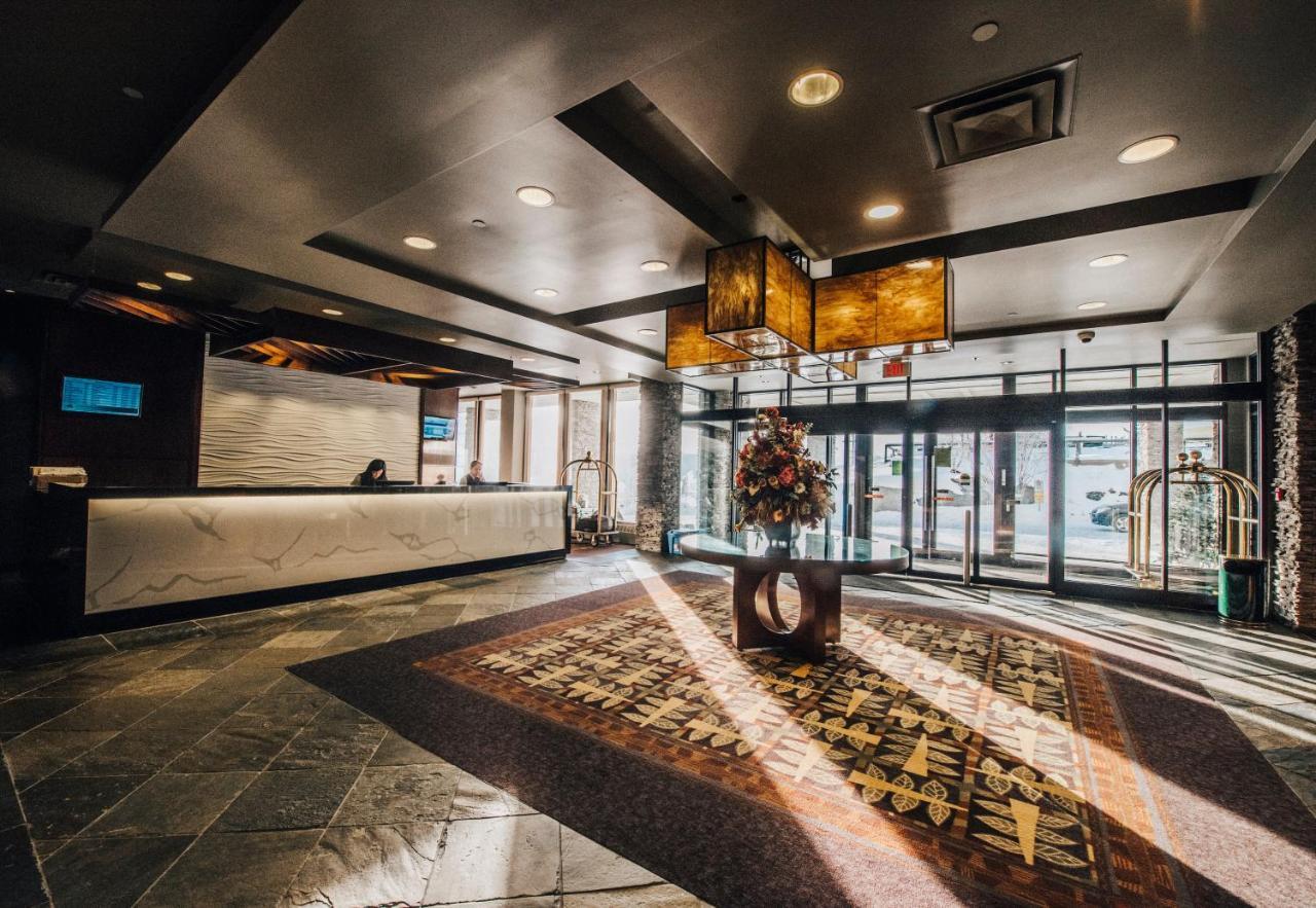 The Explorer Hotel Yellowknife Esterno foto