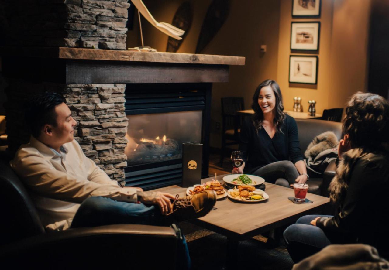 The Explorer Hotel Yellowknife Esterno foto