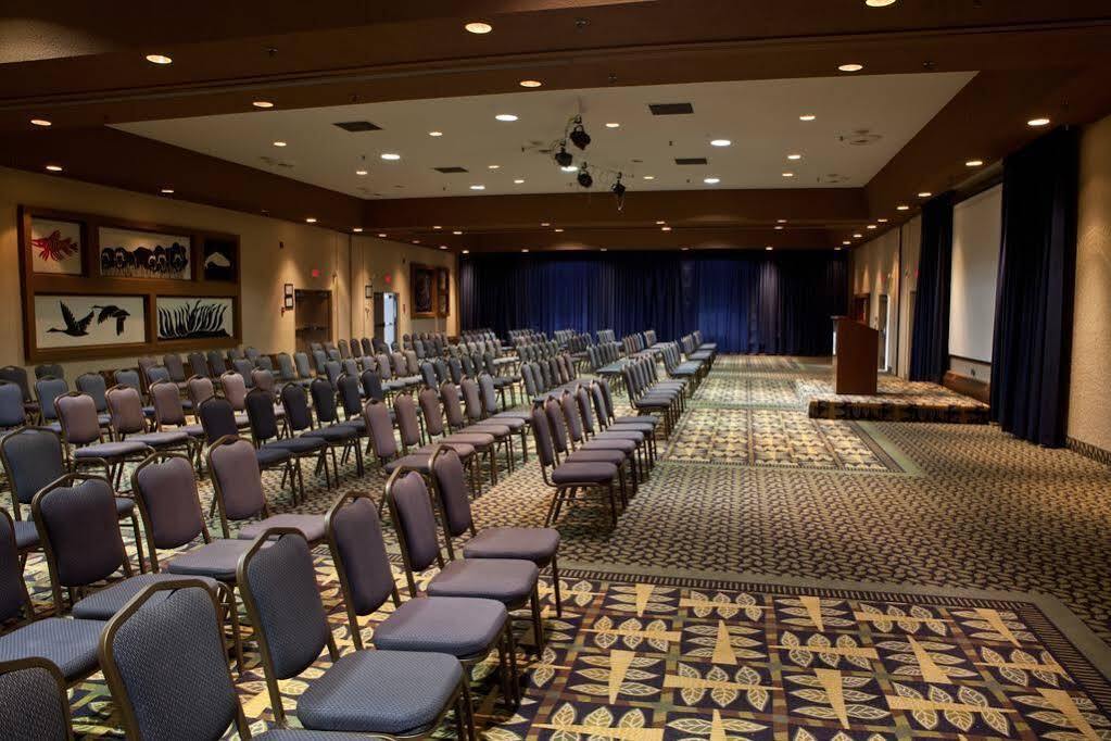 The Explorer Hotel Yellowknife Esterno foto